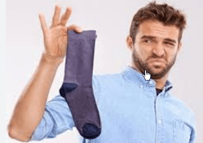 原創男子把襪子衣服同洗致感染 醫生提醒他為了方便，經常把內衣、襪子和外套一起扔進洗衣機，這很容易導致交叉感染。