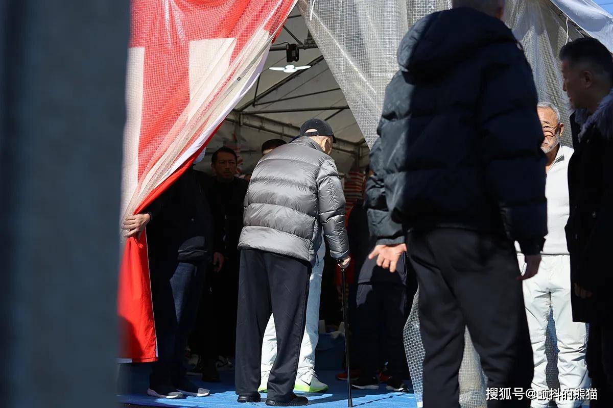 原創當黑社會遇上奢侈品：山口組元旦搗年糕，成了頂級奢侈品秀場