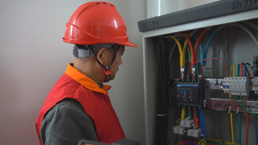 藍山縣供電公司：電力滿格護航“箱包節”