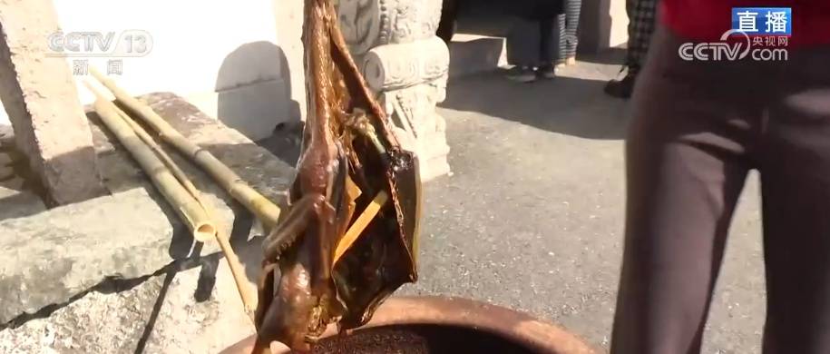 新年伊始消費升溫年貨市集火熱 “頂流”美食滿足味蕾活躍經濟